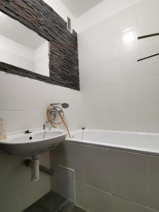 Apartment S Balkonem